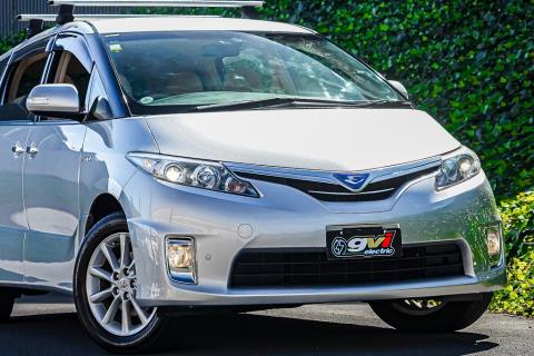 2014 Toyota Estima Hybrid - Thumbnail