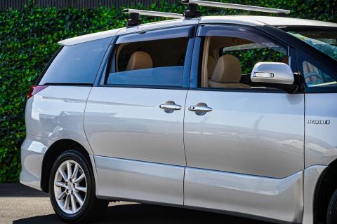 2014 Toyota Estima Hybrid - Thumbnail