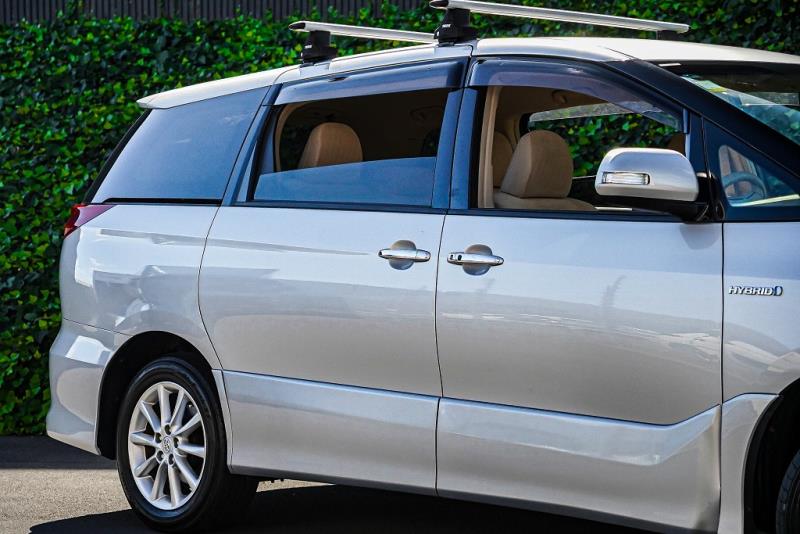 2014 Toyota Estima Hybrid