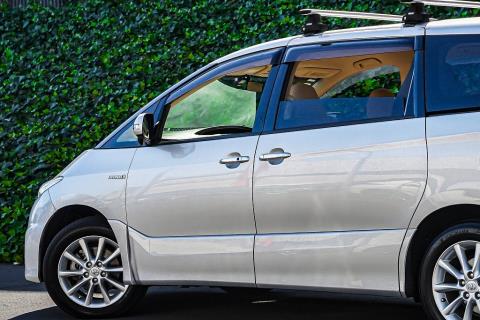 2014 Toyota Estima Hybrid - Thumbnail