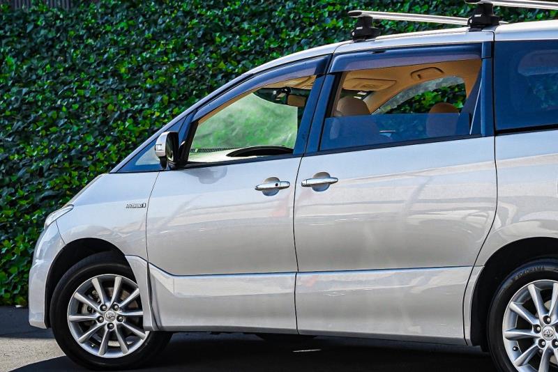 2014 Toyota Estima Hybrid