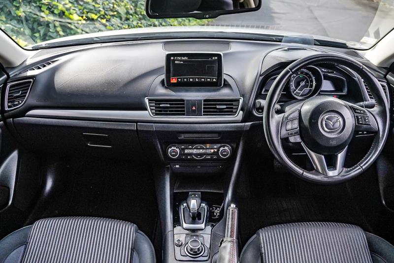 2015 Mazda Axela Hybrid / 3 Sport