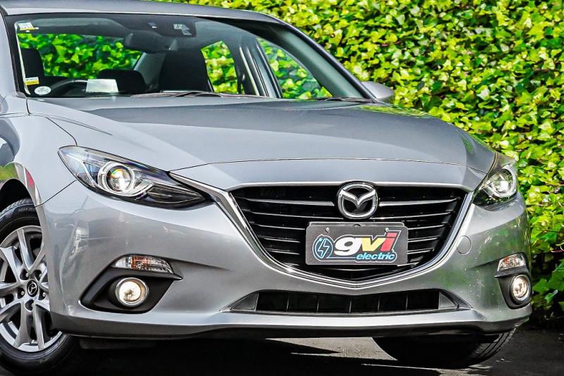 2015 Mazda Axela Hybrid / 3 Sport