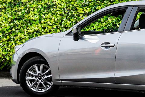 2015 Mazda Axela Hybrid / 3 Sport - Thumbnail