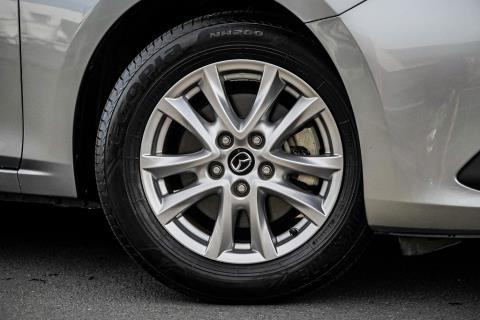 2015 Mazda Axela Hybrid / 3 Sport - Thumbnail