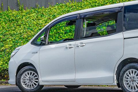 2017 Toyota Noah G / Voxy - Thumbnail