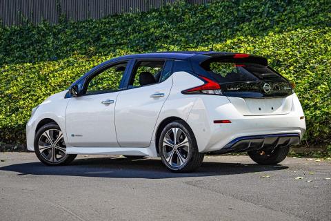 2017 Nissan Leaf G 88% SOH - Thumbnail