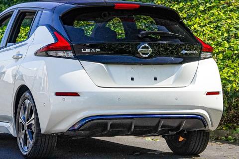 2017 Nissan Leaf G 88% SOH - Thumbnail