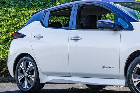 2017 Nissan Leaf G 88% SOH - Thumbnail