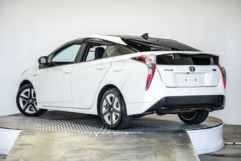 2018 Toyota Prius S Hybrid - Thumbnail