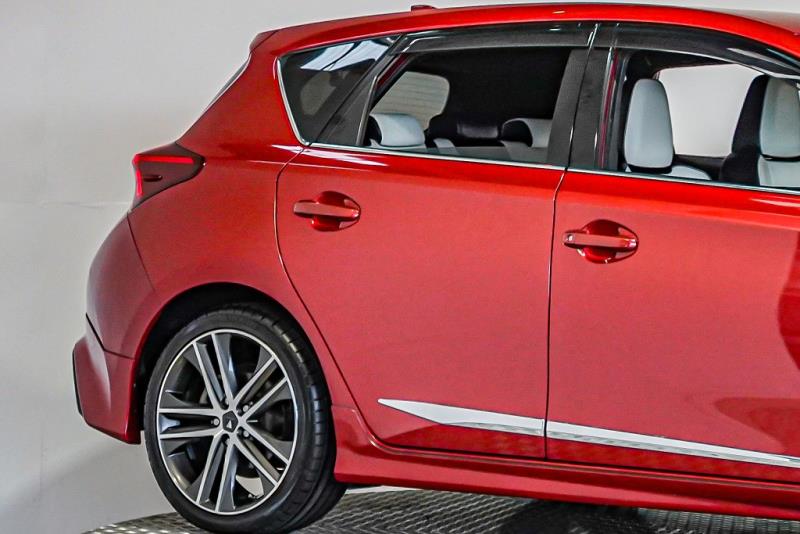 2016 Toyota Auris Hybrid G / Corolla