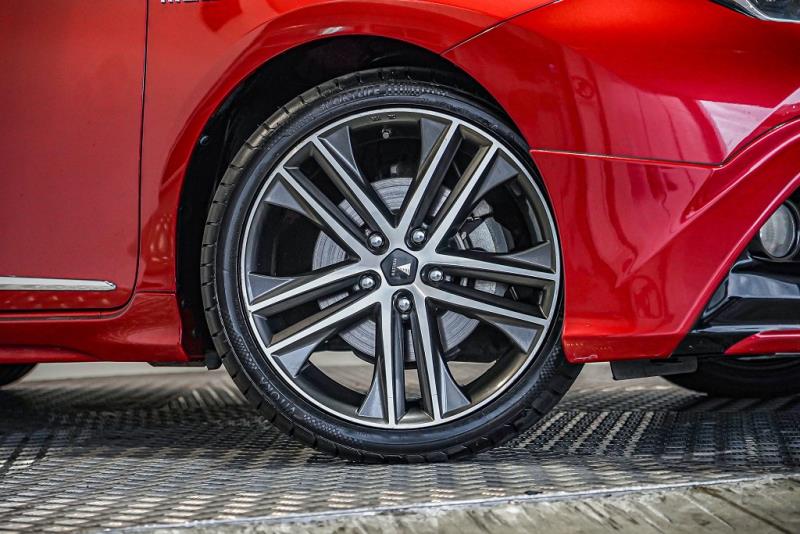2016 Toyota Auris Hybrid G / Corolla