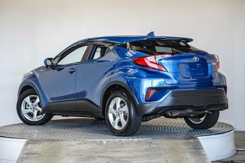 2017 Toyota C-HR S Hybrid - Thumbnail