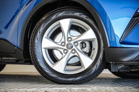 2017 Toyota C-HR S Hybrid - Thumbnail