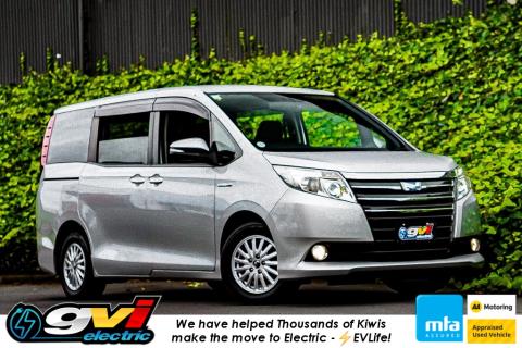 2014 Toyota Noah Hybrid X / Voxy