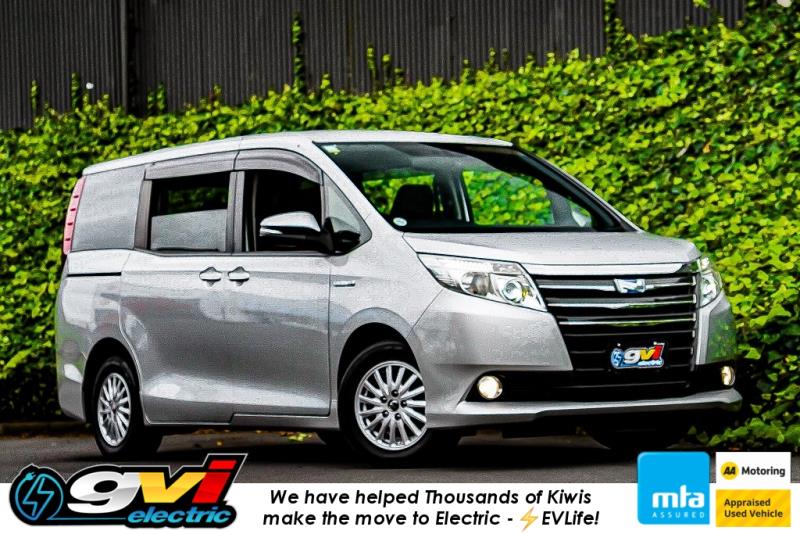 2014 Toyota Noah Hybrid X / Voxy