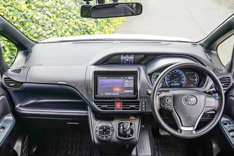 2014 Toyota Noah Hybrid X / Voxy