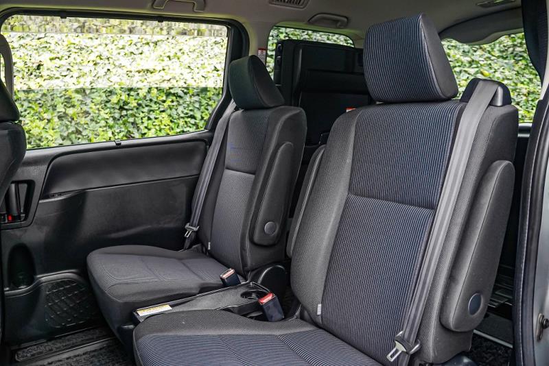 2014 Toyota Noah Hybrid X / Voxy