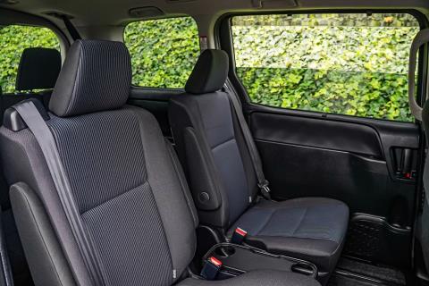 2014 Toyota Noah Hybrid X / Voxy - Thumbnail