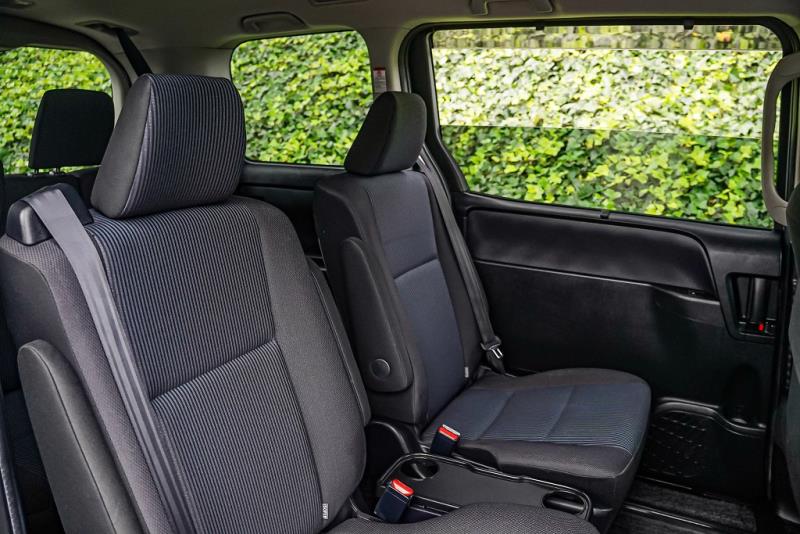 2014 Toyota Noah Hybrid X / Voxy