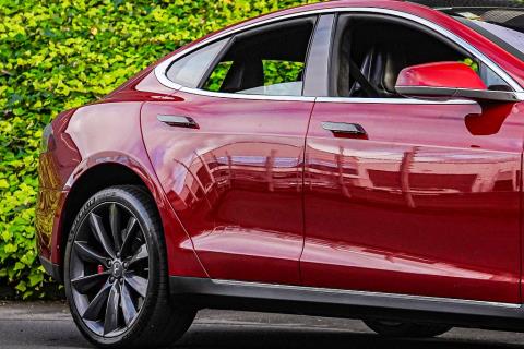 2015 Tesla Model S P85D - Thumbnail
