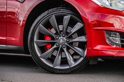 2015 Tesla Model S P85D - Thumbnail