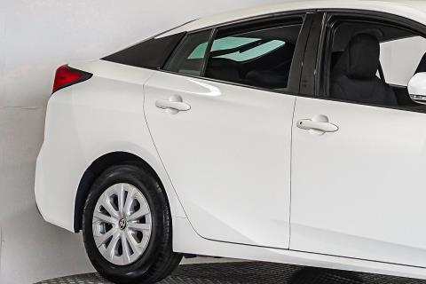 2020 Toyota Prius S - Thumbnail
