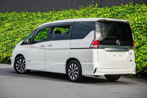 2017 Nissan Serena Highway Star - Thumbnail
