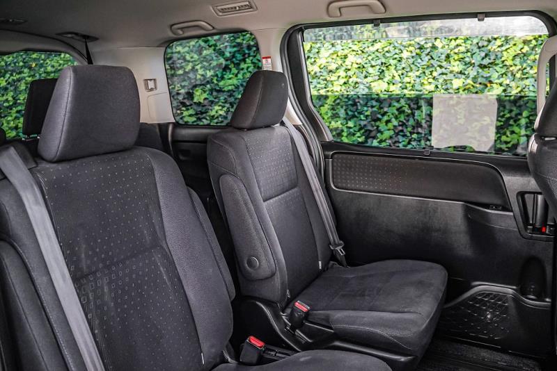 2014 Toyota Voxy V / Noah