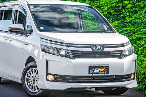 2014 Toyota Voxy V / Noah - Thumbnail