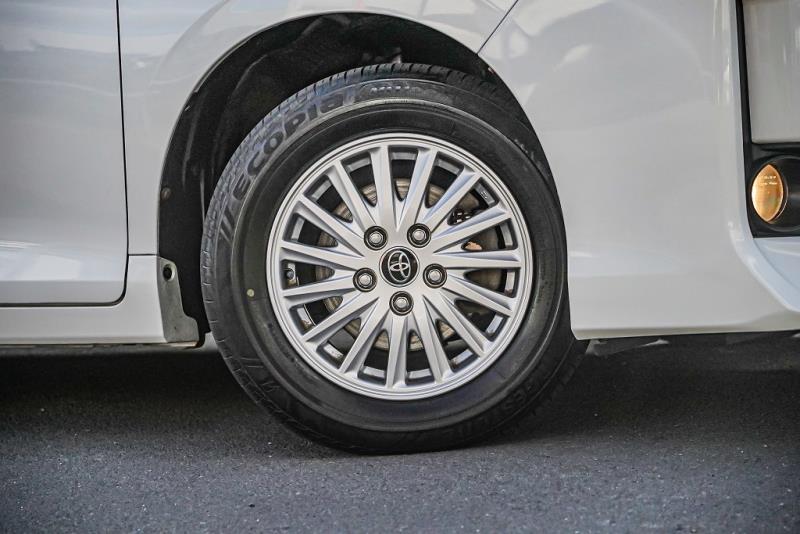 2014 Toyota Voxy V / Noah