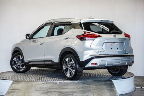 2021 Nissan Kicks e-Power X - Thumbnail