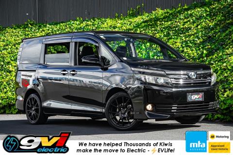 2014 Toyota Voxy Hybrid / Noah V