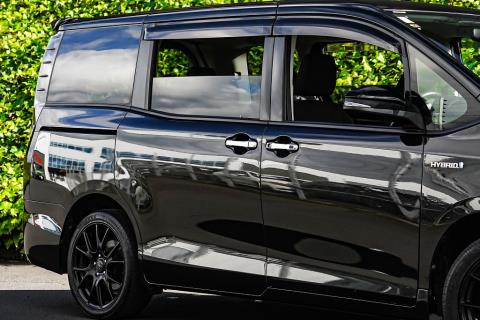 2014 Toyota Voxy Hybrid / Noah V - Thumbnail