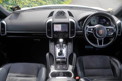 2018 Porsche Cayenne S E-Hybrid - Thumbnail