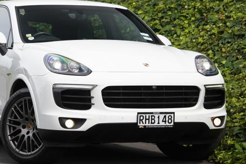 2018 Porsche Cayenne S E-Hybrid - Thumbnail