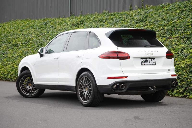 2018 Porsche Cayenne S E-Hybrid