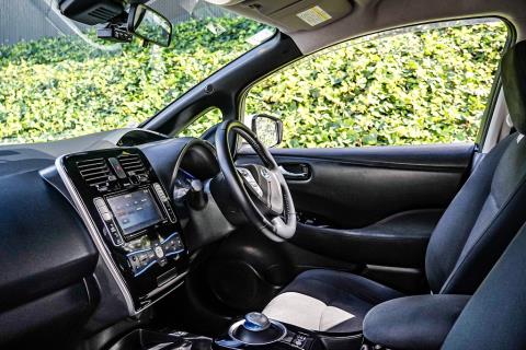 2017 Nissan Leaf 30X 70% SOH - Thumbnail