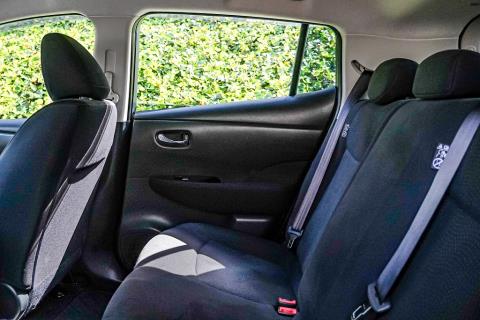 2017 Nissan Leaf 30X 70% SOH - Thumbnail