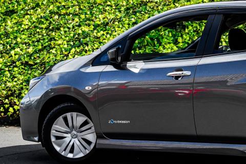 2018 Nissan Leaf 40S 87% SOH - Thumbnail