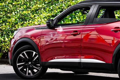 2021 Peugeot e-2008 GT Electric - Thumbnail