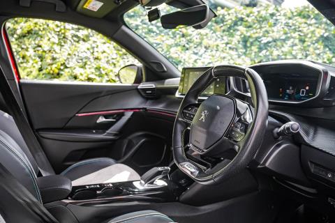 2021 Peugeot e-2008 GT Electric - Thumbnail
