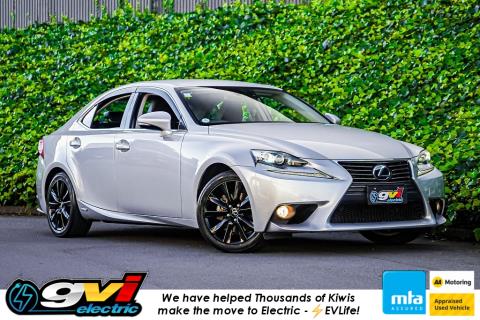2013 Lexus IS 300h