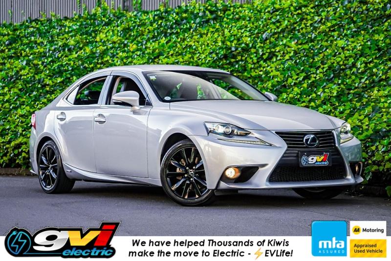 2013 Lexus IS 300h