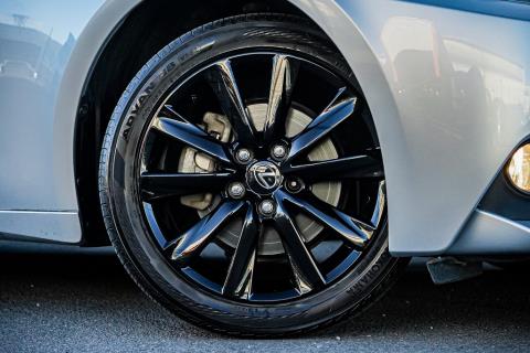 2013 Lexus IS 300h - Thumbnail