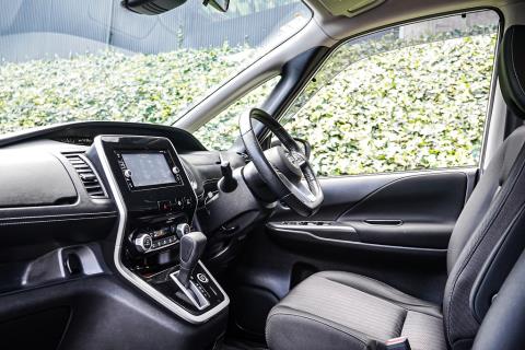 2017 Nissan Serena Hybrid - Thumbnail
