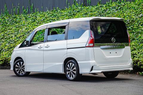 2017 Nissan Serena Hybrid - Thumbnail
