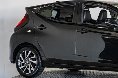 2022 Toyota Aqua Z Hybrid - Thumbnail