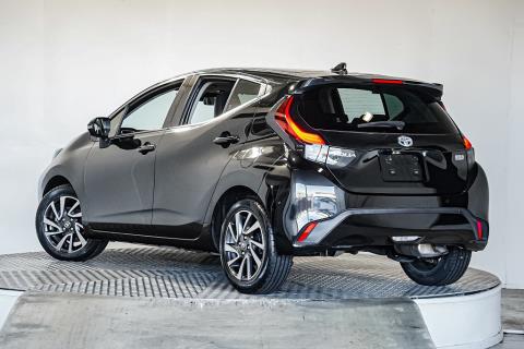 2022 Toyota Aqua Z Hybrid - Thumbnail