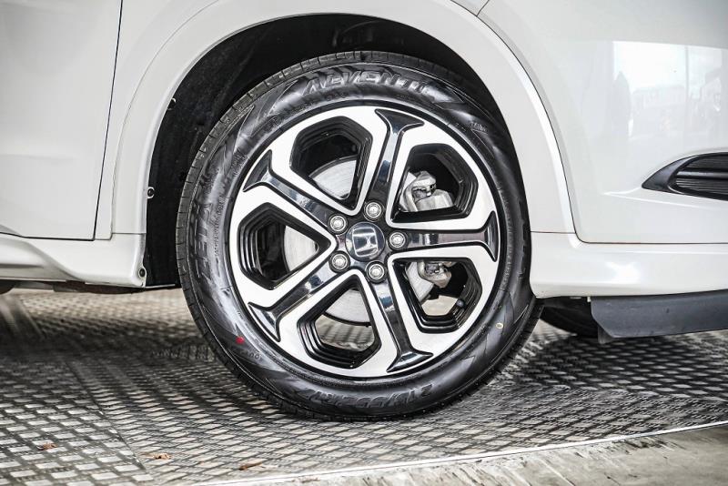 2016 Honda Vezel Hybrid Z / HR-V